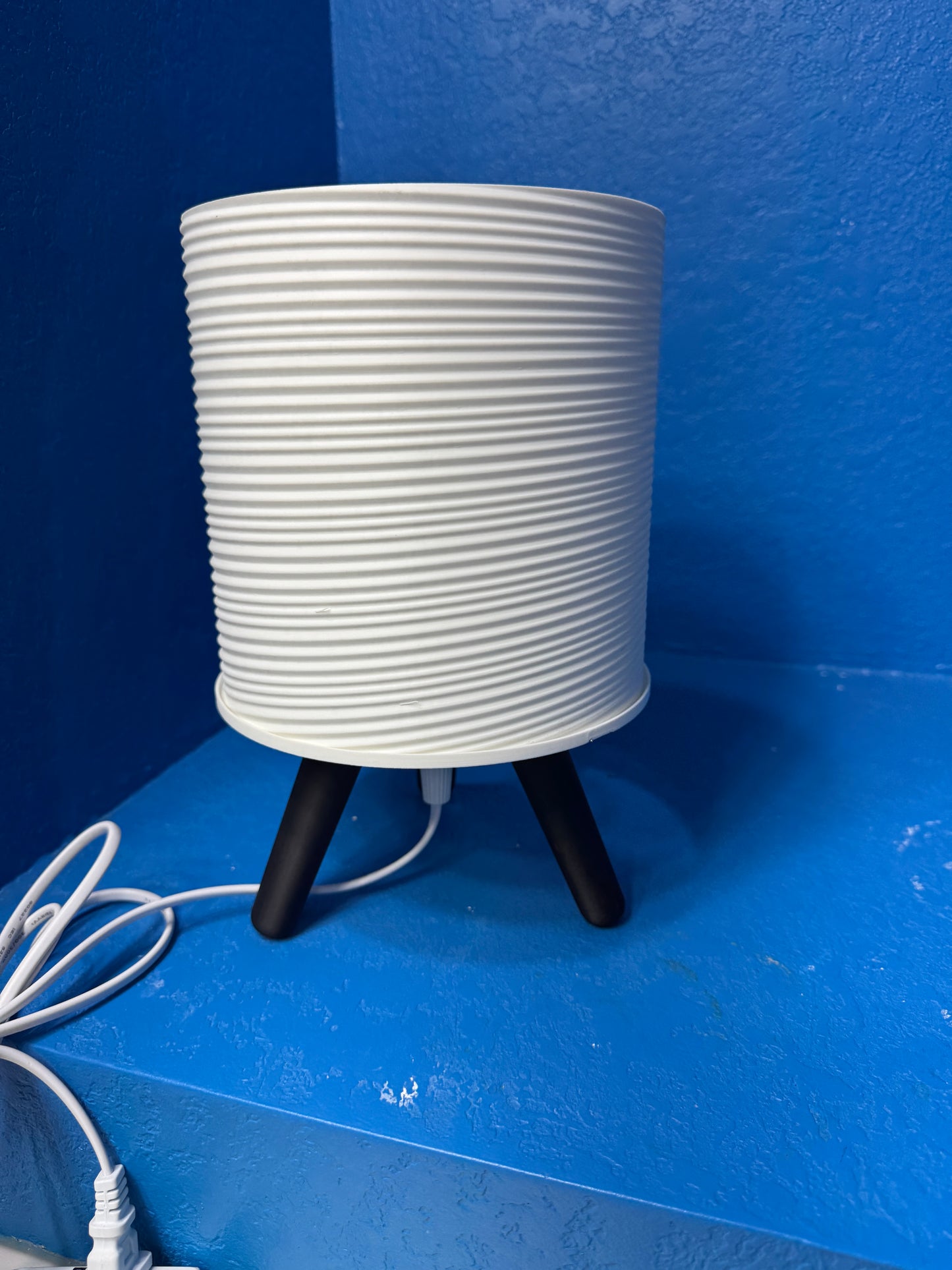 Tri-pod Table Lamp